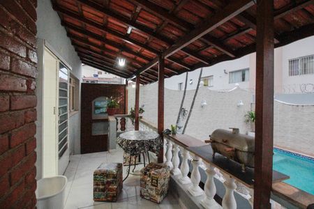 Casa à venda com 315m², 3 quartos e 2 vagasVaranda