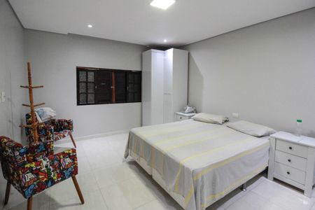 Casa à venda com 315m², 3 quartos e 2 vagasSuíte