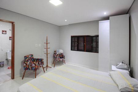 Casa à venda com 315m², 3 quartos e 2 vagasSuíte