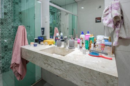 Casa à venda com 315m², 3 quartos e 2 vagasBanheiro Suíte