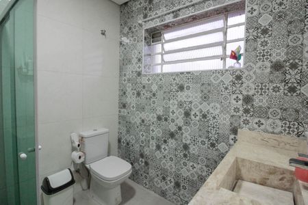 Casa à venda com 315m², 3 quartos e 2 vagasBanheiro Social