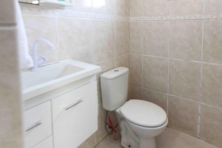 Casa à venda com 230m², 2 quartos e 2 vagasBanheiro Casa 2