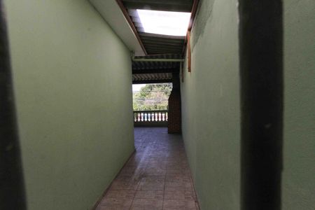 Casa à venda com 230m², 2 quartos e 2 vagasCorredor