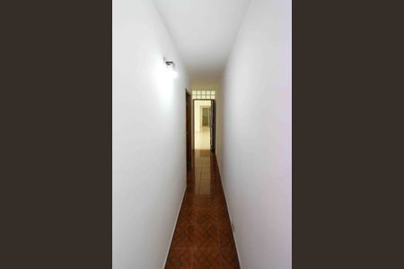 Casa à venda com 230m², 2 quartos e 2 vagasCorredor