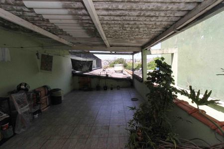 Casa à venda com 230m², 2 quartos e 2 vagasTerraço