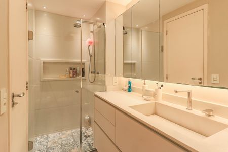 Apartamento para alugar com 63m², 2 quartos e 1 vaga Apartamento para alugar com 63m², 2 quartos e 1 vagaBanheiro da Suíte