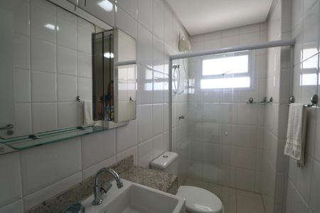 Apartamento para alugar com 185m², 3 quartos e 2 vagas Apartamento para alugar com 185m², 3 quartos e 2 vagasBanheiro Suíte 2