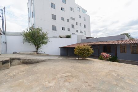 Casa à venda com 360m², 3 quartos e 4 vagasQuintal