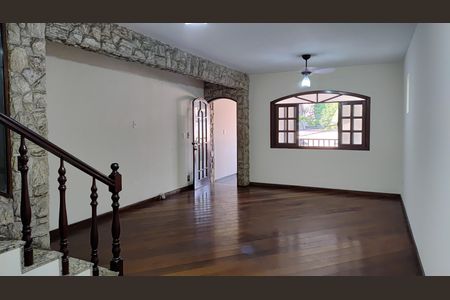 Sala de casa para alugar com 3 quartos, 500m² em Curicica, Rio de Janeiro