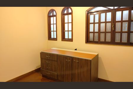 Casa para alugar com 500m², 3 quartos e 2 vagasQuarto