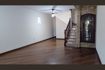 Sala de casa para alugar com 3 quartos, 500m² em Curicica, Rio de Janeiro