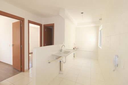 Apartamento para alugar com 45m², 2 quartos e sem vagaCozinha e Área de Serviço