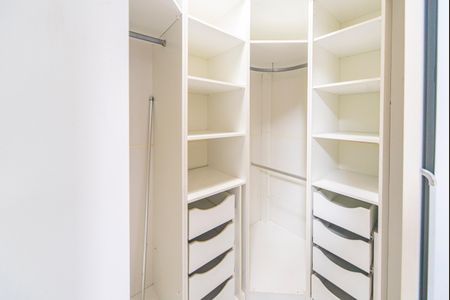 Apartamento para alugar com 96m², 3 quartos e 2 vagas Apartamento para alugar com 96m², 3 quartos e 2 vagasCloset da Suíte