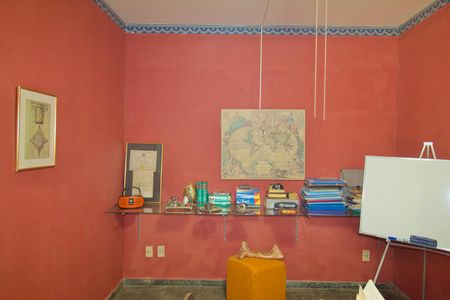 Casa à venda com 485m², 3 quartos e 6 vagasEscritório