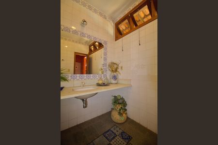 Casa à venda com 485m², 3 quartos e 6 vagasBanheiro de Serviço