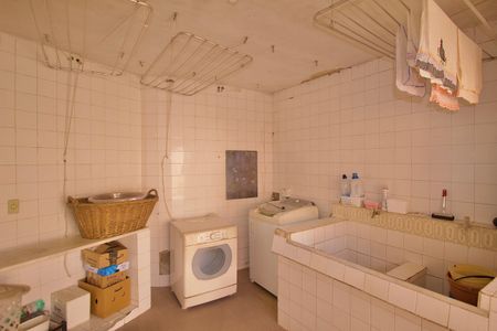 Casa à venda com 485m², 3 quartos e 6 vagasÁrea de Serviço