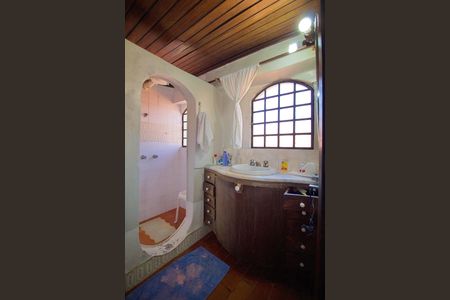 Casa à venda com 485m², 3 quartos e 6 vagasBanheiro da Suíte 1