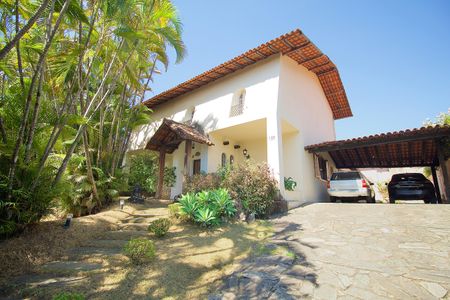 Casa à venda com 485m², 3 quartos e 6 vagasFachada