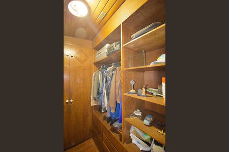 Casa à venda com 485m², 3 quartos e 6 vagasCloset da Suíte 1