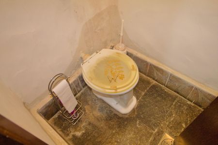 Casa à venda com 485m², 3 quartos e 6 vagasBanheiro Social 