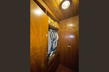 Casa à venda com 485m², 3 quartos e 6 vagasCloset da Suíte 1