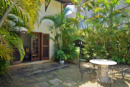 Casa à venda com 485m², 3 quartos e 6 vagasÁrea Externa