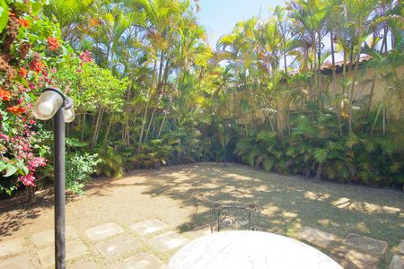 Casa à venda com 485m², 3 quartos e 6 vagasÁrea comum - Piscina