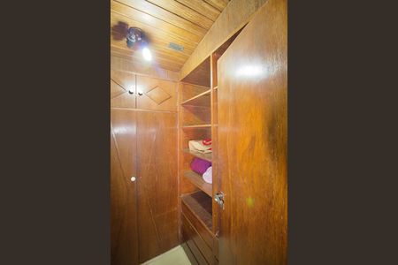 Casa à venda com 485m², 3 quartos e 6 vagasCloset da Suíte 2