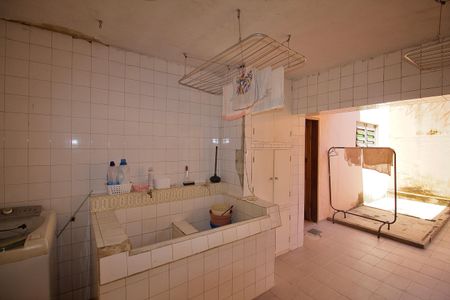 Casa à venda com 485m², 3 quartos e 6 vagasÁrea de Serviço