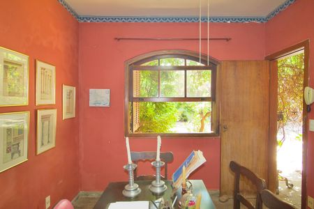 Casa à venda com 485m², 3 quartos e 6 vagasEscritório