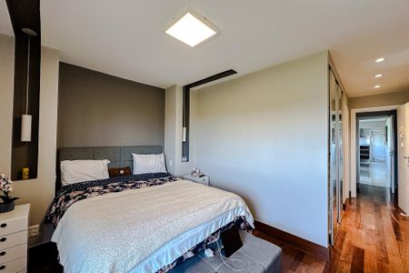 Apartamento para alugar com 240m², 3 quartos e 4 vagas Apartamento para alugar com 240m², 3 quartos e 4 vagasSuíte 1