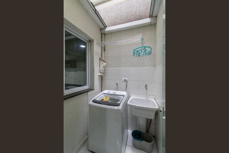 Casa de condomínio à venda com 110m², 2 quartos e 2 vagas Casa de condomínio à venda com 110m², 2 quartos e 2 vagasÁrea de Serviço