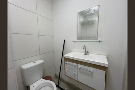 Apartamento à venda com 38m², 2 quartos e sem vaga Apartamento à venda com 38m², 2 quartos e sem vagaBanheiro