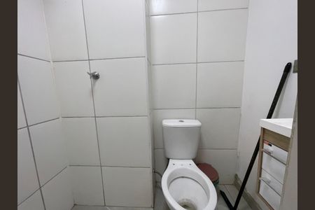 Apartamento à venda com 38m², 2 quartos e sem vaga Apartamento à venda com 38m², 2 quartos e sem vagaBanheiro