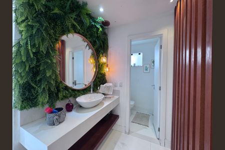 Casa de condomínio à venda com 407m², 5 quartos e 2 vagasLavabo