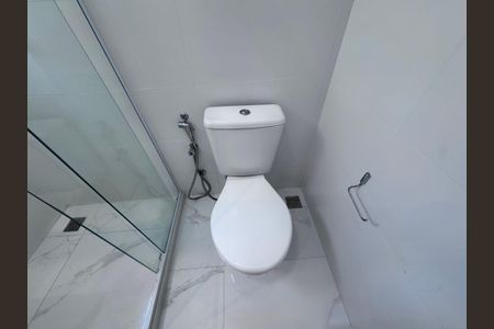 Casa de condomínio à venda com 407m², 5 quartos e 2 vagasSuíte 4 - Banheiro