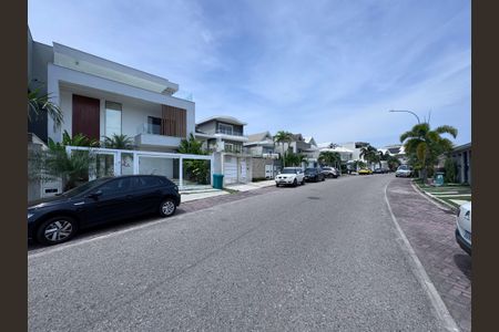 Casa de condomínio à venda com 407m², 5 quartos e 2 vagasFachada