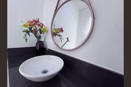 Casa de condomínio à venda com 407m², 5 quartos e 2 vagasBanheiro de Serviço