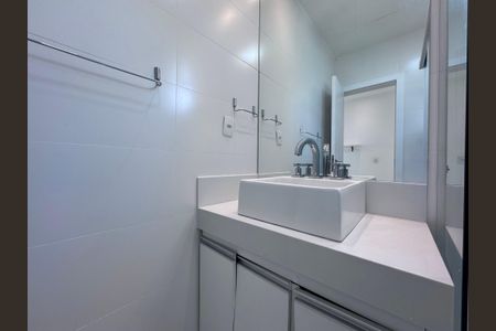 Casa de condomínio à venda com 407m², 5 quartos e 2 vagasSuíte 4 - Banheiro