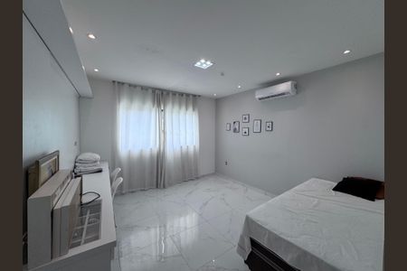 Casa de condomínio à venda com 407m², 5 quartos e 2 vagasSuíte 4