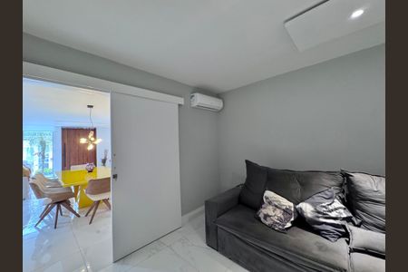 Sala de TV de casa de condomínio à venda com 5 quartos, 407m² em Vargem Grande, Rio de Janeiro