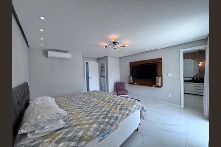 Casa de condomínio à venda com 407m², 5 quartos e 2 vagasSuíte 1