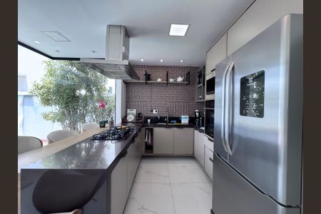 Casa de condomínio à venda com 407m², 5 quartos e 2 vagasCozinha