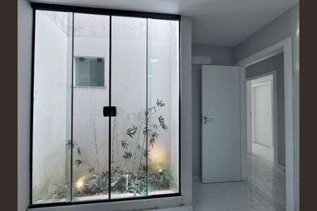 Casa de condomínio à venda com 407m², 5 quartos e 2 vagasQuarto