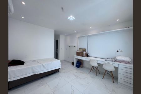 Casa de condomínio à venda com 407m², 5 quartos e 2 vagasSuíte 4