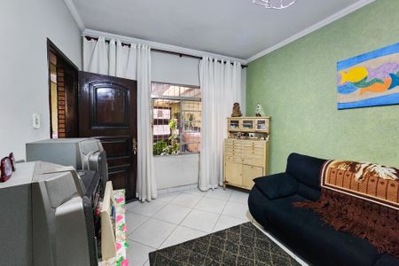 Casa à venda com 109m², 2 quartos e 2 vagas Casa à venda com 109m², 2 quartos e 2 vagasSala