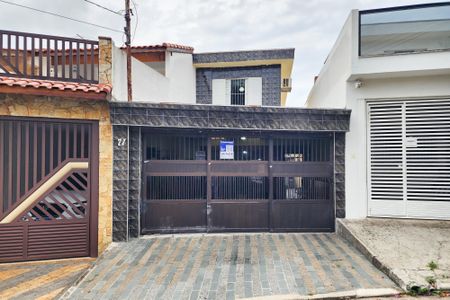 Casa à venda com 109m², 2 quartos e 2 vagas Casa à venda com 109m², 2 quartos e 2 vagasFachada