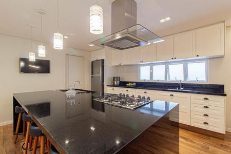 Casa à venda com 312m², 4 quartos e 8 vagasCozinha