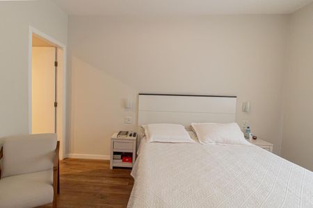 Casa à venda com 312m², 4 quartos e 8 vagasSuíte