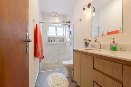 Casa à venda com 312m², 4 quartos e 8 vagasBanheiro Social